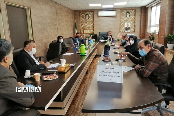 نشست خبری مدیر آموزش و پرورش شهرستان پردیس با خبرنگاران