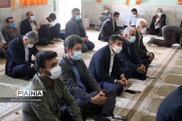 نماز جماعت ظهر و عصر در اداره  کل آموزش و پرورش استان بوشهر