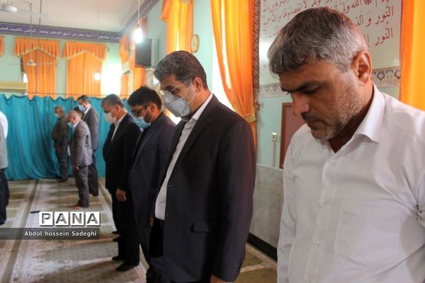 نماز جماعت ظهر و عصر در اداره  کل آموزش و پرورش استان بوشهر