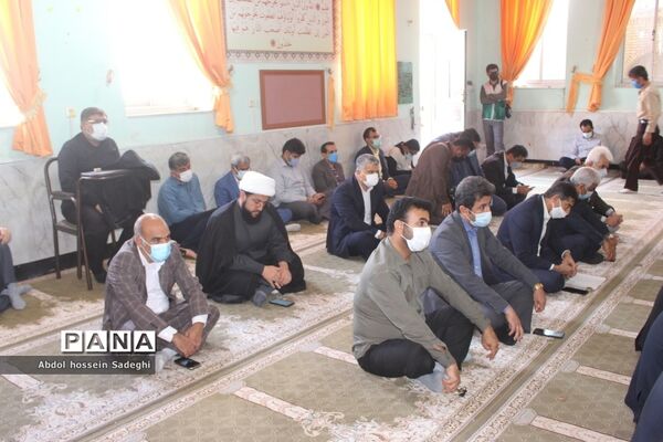 نماز جماعت ظهر و عصر در اداره  کل آموزش و پرورش استان بوشهر