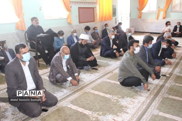 نماز جماعت ظهر و عصر در اداره  کل آموزش و پرورش استان بوشهر