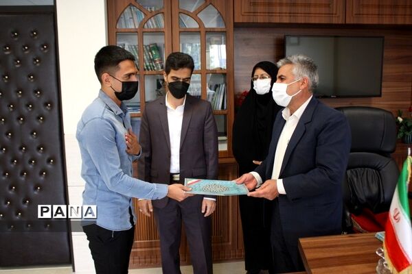 برگزاری مراسم اختتامیه مجلس دانش‌آموزی ابرکوه