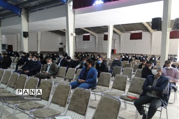 گردهمایی مربیان پیشتاز جرقویه سفلی با حضور مدیر سازمان دانش‌آموزی استان اصفهان