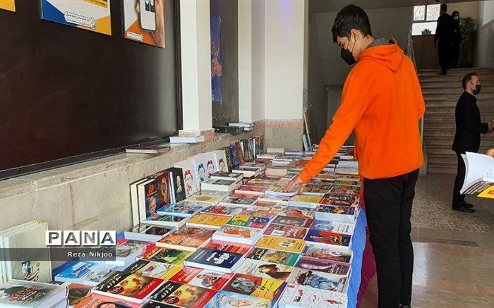 مطالعه، یکی از شاخصه‌های جوامع توسعه‌یافته است