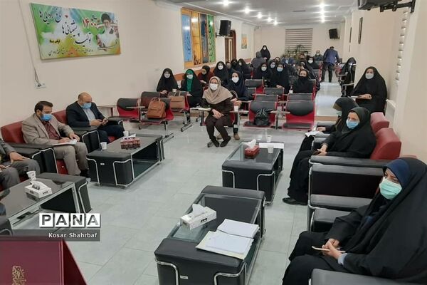 جلسه توجیهی معاونین و مربیان پرورشی در  رودهن