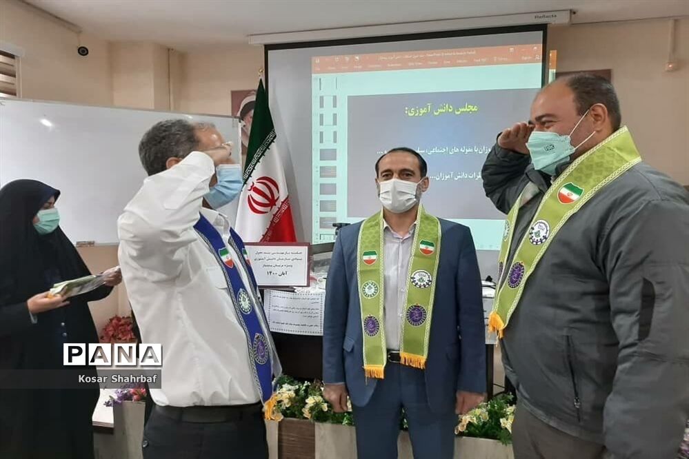 جلسه آموزشی بازمهندسی سازمان دانش‌آموزی  رودهن