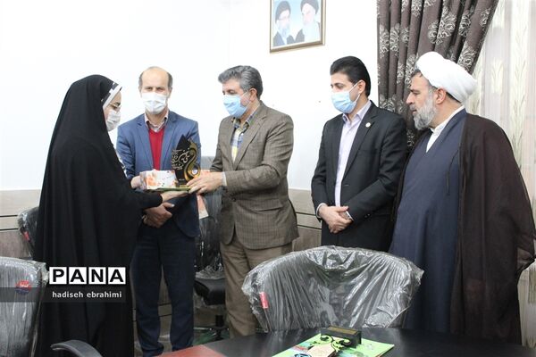آیین تقدیر از برگزیدگان کشوری و استانی جشنواره های حوزه پرورشی و فرهنگی در گلوگاه