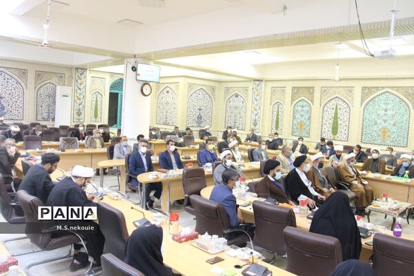 برگزاری نشست همکاریهای حوزه و آموزش و پرورش در شهرکرد