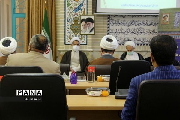 برگزاری نشست همکاریهای حوزه و آموزش و پرورش در شهرکرد