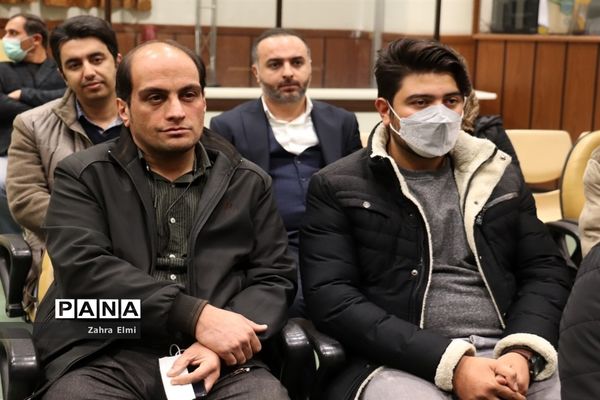 نشست رونمایی از مجموعه شعر کاغذ پران