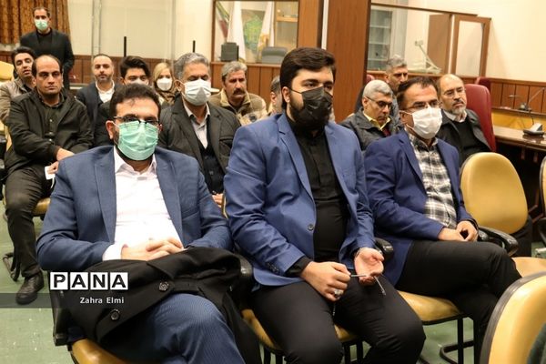 نشست رونمایی از مجموعه شعر کاغذ پران