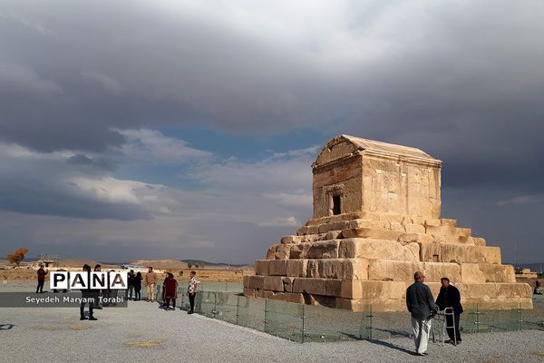 آرامگاه کوروش