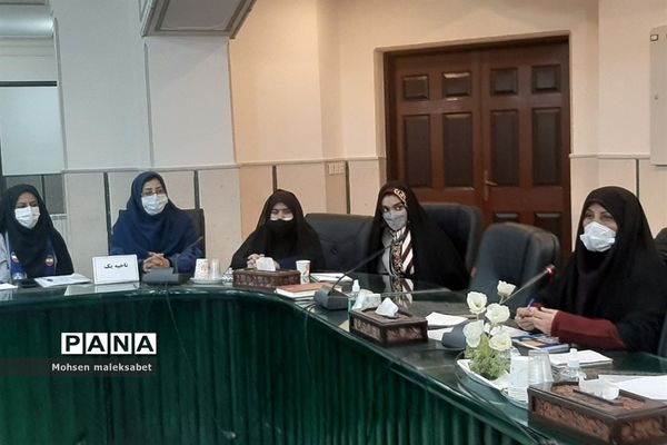 نشست معاونین پرورشی و فرهنگی و مسئولان سازمان دانش‌آموزی سراسر استان یزد