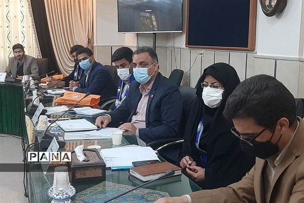 نشست معاونین پرورشی و فرهنگی و مسئولان سازمان دانش‌آموزی سراسر استان یزد