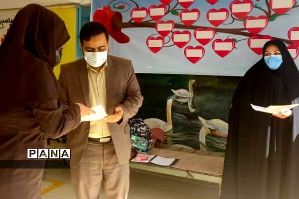 تجلیل از دانش‌آموزان فعال در یادواره شهدای پردیس
