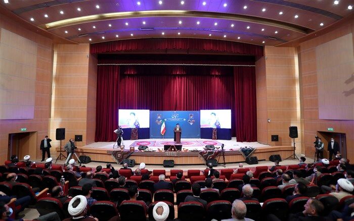 اولویت ما سامان‌ دادن به پروژه‌های نیمه‌ تمامی است که مردم را رنج می‌دهد