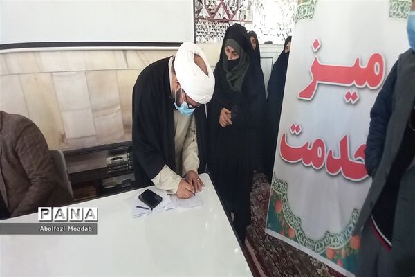 حضور نماینده مردم و مسئولین کاشمر در میز خدمت روز جمعه