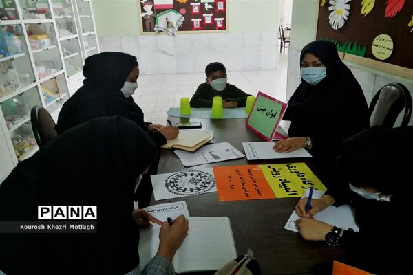 برگزاری اولین کارگاه مربی گری و داوری المپیاد رویش در شهرستان کازرون