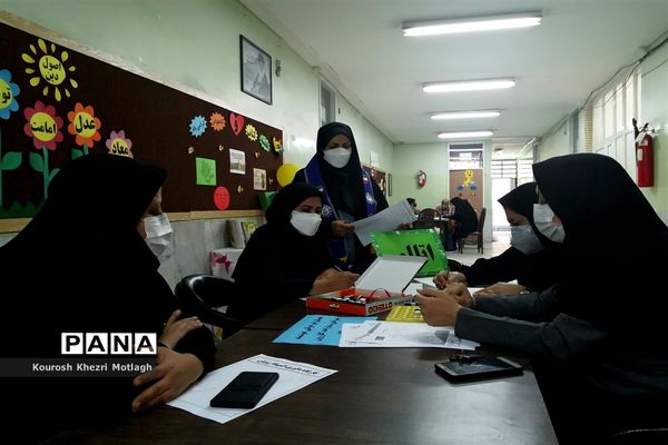 برگزاری اولین کارگاه مربی گری و داوری المپیاد رویش در شهرستان کازرون