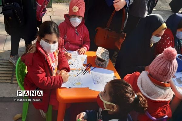 برپایی نمایشگاه کتاب در سرای محله صاحب الزمان منطقه ۱۴