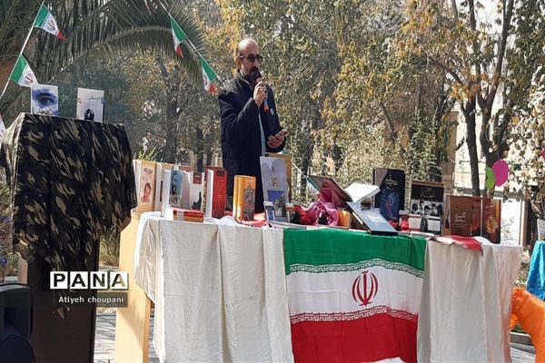 برپایی نمایشگاه کتاب در سرای محله صاحب الزمان منطقه ۱۴