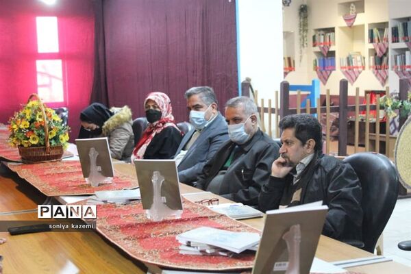مراسم رونمایی و نقد کتاب «من فراموش می شوم» در ساری