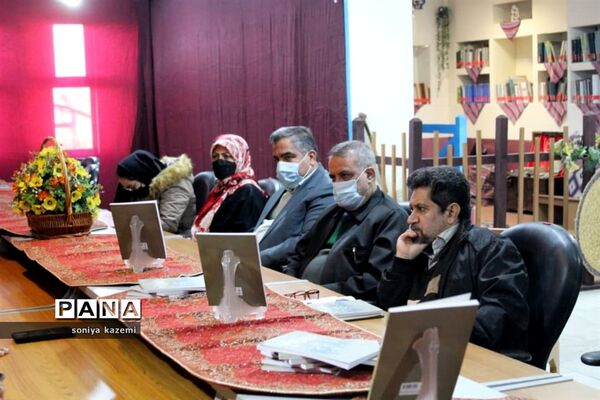 مراسم رونمایی و نقد کتاب «من فراموش می شوم» در ساری