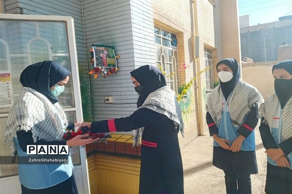 مراسم ویژه هفته بسیج در دبیرستان فرزانگان کاشمر برگزار شد