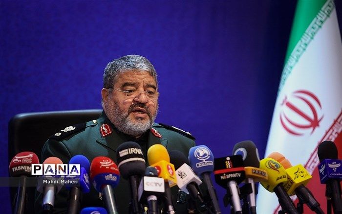 شهید قاسم سلیمانی فرزند مکتب بسیج است