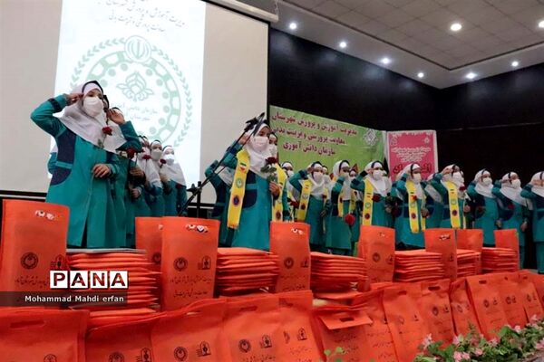 تجلیل از  دانش ‌آموزان مقام‌آور پیشتاز