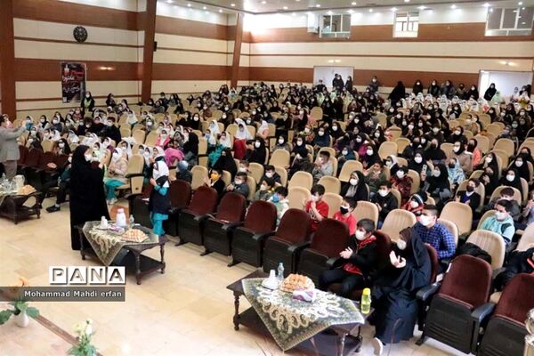 تجلیل از  دانش ‌آموزان مقام‌آور پیشتاز