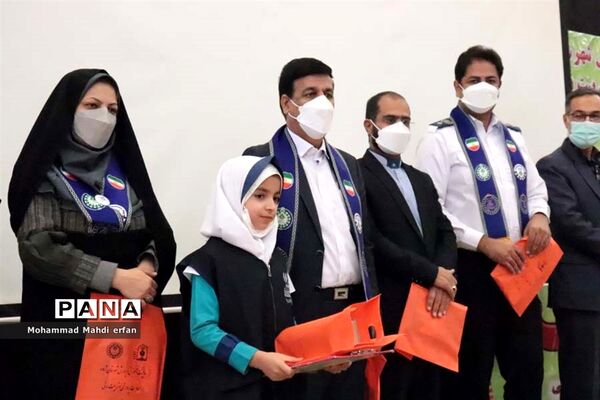 تجلیل از  دانش ‌آموزان مقام‌آور پیشتاز