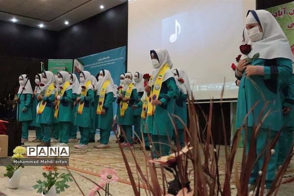 تجلیل از  دانش ‌آموزان مقام‌آور پیشتاز