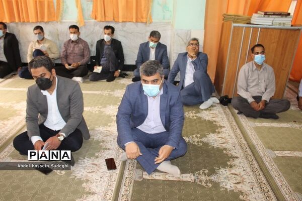 قرائت زیارت عاشورا در اداره‌کل آموزش و پرورش استان بوشهر
