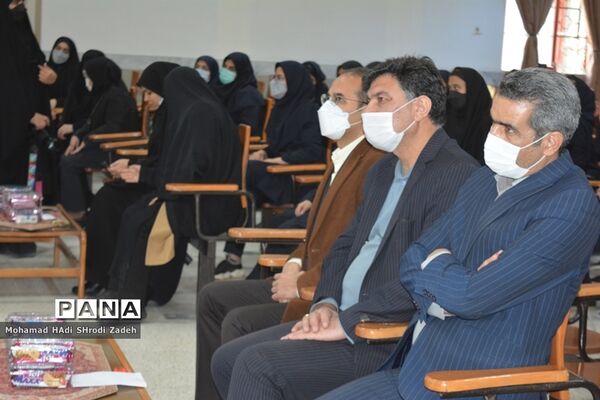گرامیداشت هفته کتاب و کتابخوانی و آیین نواختن زنگ کتاب در دبیرستان مهشید مصلی نژاد ناحیه یک مشهد