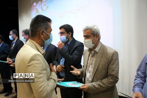 تجلیل  از مدیران دارالقرآن ها و مدیران کانون های فرهنگی و تربیتی استان بوشهر