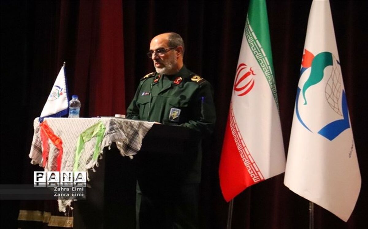 بسیج نشانه  اقتدار و عزت مضاعف است