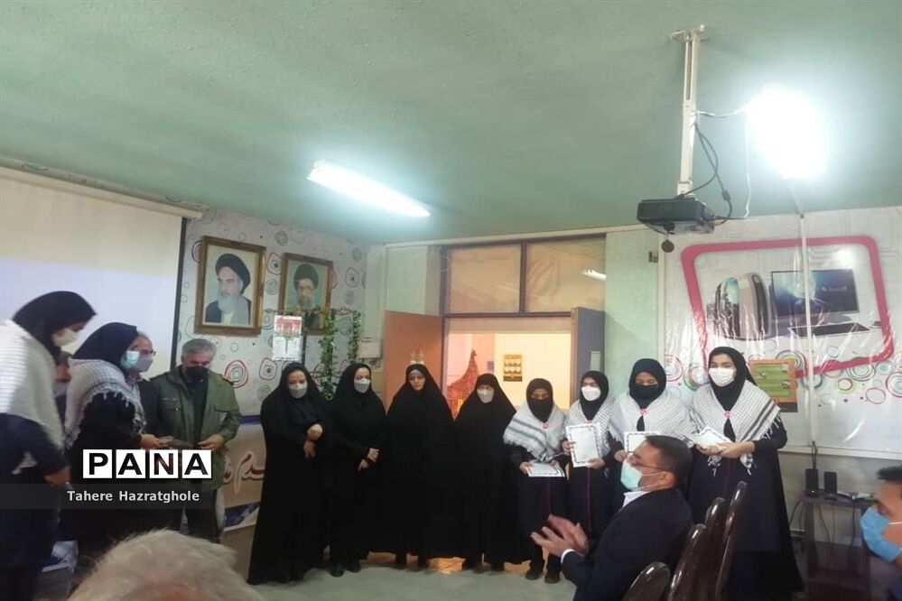نواختن زنگ مقاومت به مناسبت هفته بسیج در مدارس آموزش و پرورش ملارد
