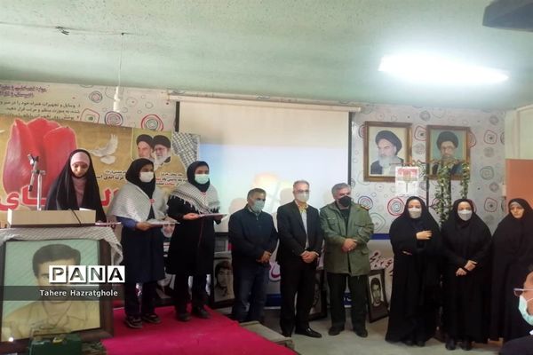 نواختن زنگ مقاومت به مناسبت هفته بسیج در مدارس آموزش و پرورش ملارد