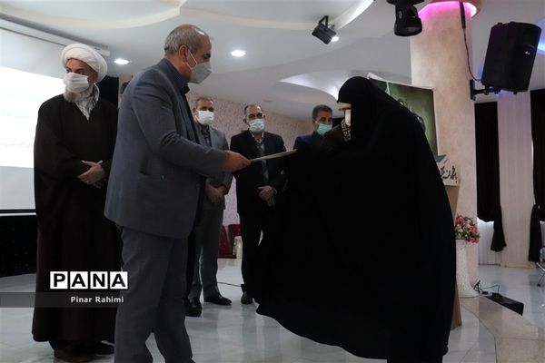 آیین تجلیل از همسران و فرزندان شهدای فرهنگی آموزش و پرورش