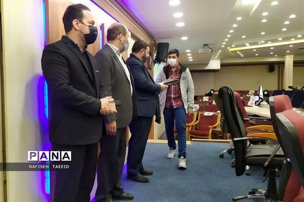 مراسم تقدیر از دانش‌آموزان سمپاد برگزیده در جشنواره کاپ استانی  قم