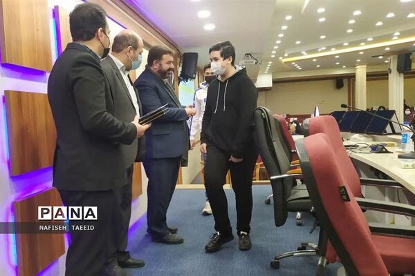 مراسم تقدیر از دانش‌آموزان سمپاد برگزیده در جشنواره کاپ استانی  قم