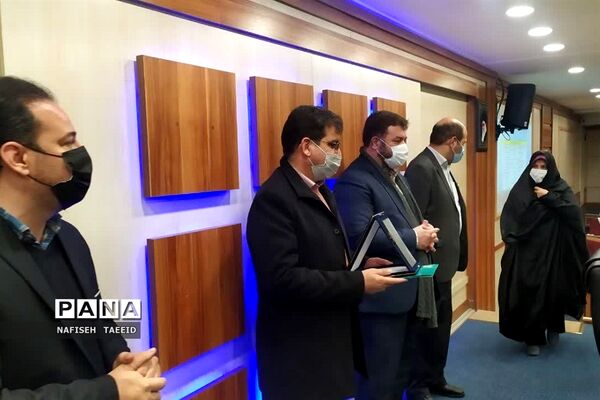 مراسم تقدیر از دانش‌آموزان سمپاد برگزیده در جشنواره کاپ استانی  قم