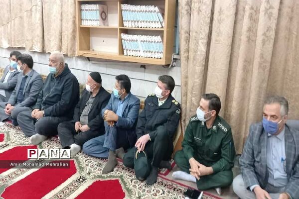 نشست بصیرتی و میز خدمت پیگیری مشکلات مردم در اقبالیه