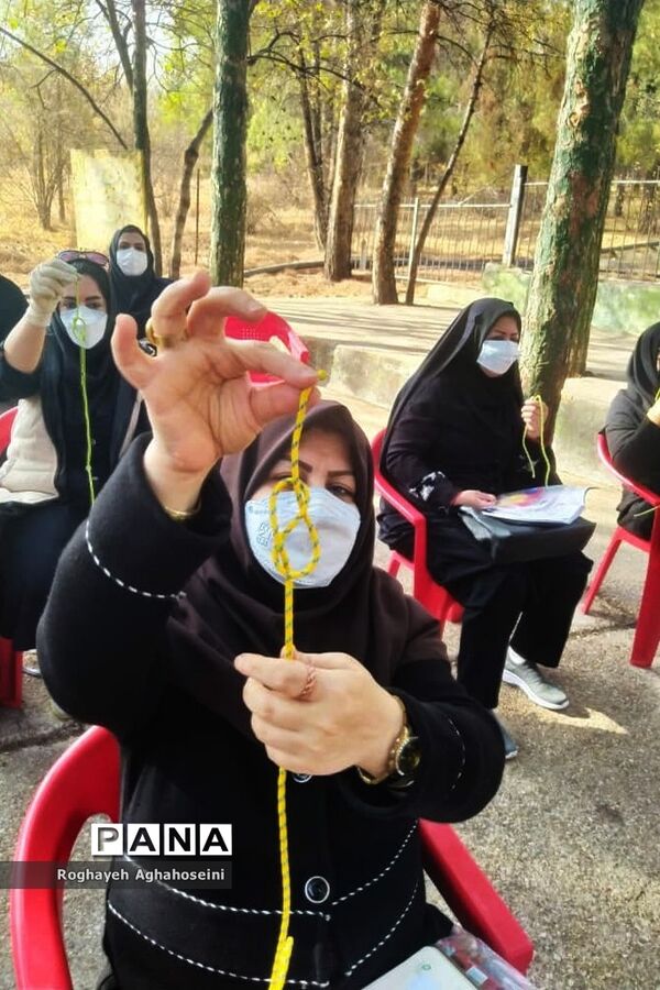 گردهمایی مربیان پیشتاز سازمان دانش‌آموزی ناحیه 4 شیراز
