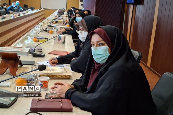 نشست تخصصی کمیته فوریت‌های روانی اجتماعی دانش‌آموزان در منطقه ۱۳