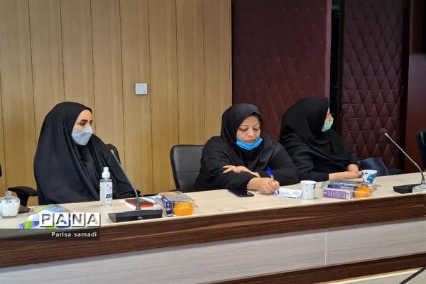 نشست تخصصی کمیته فوریت‌های روانی اجتماعی دانش‌آموزان در منطقه ۱۳