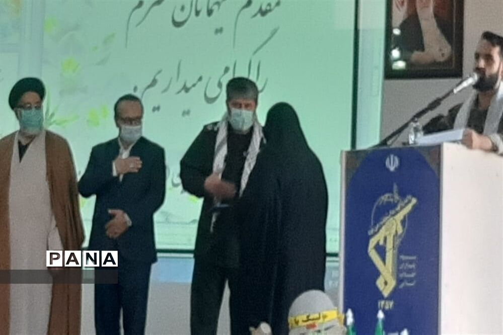 تجلیل از بسیجی نمونه جوادآباد