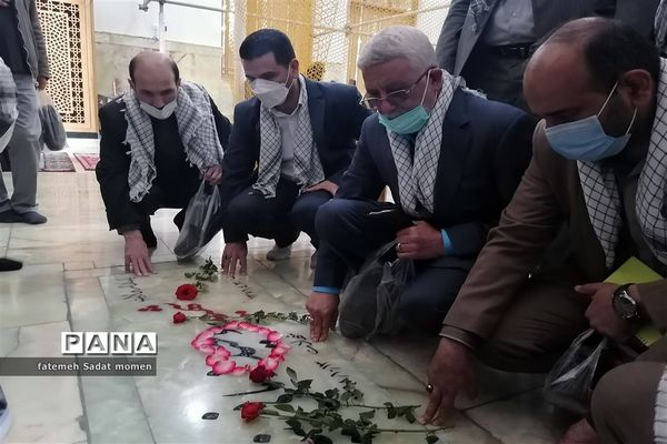 راهپیمایی و غبارروبی مزار شهدای مدفون درحرم حضرت عبدالعظیم حسنی (ع)