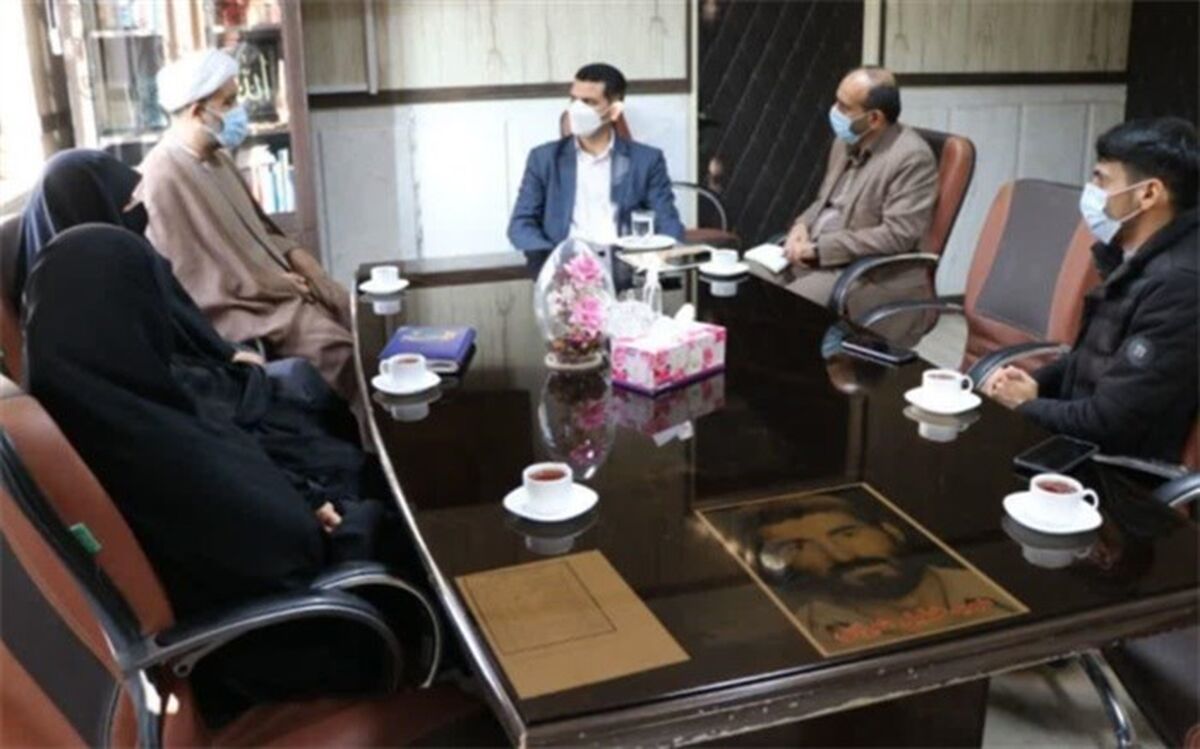 دیدار مسئول اتحادیه انجمن‌های اسلامی استان با مدیرآموزش و پرورش ناحیه دو شهرری